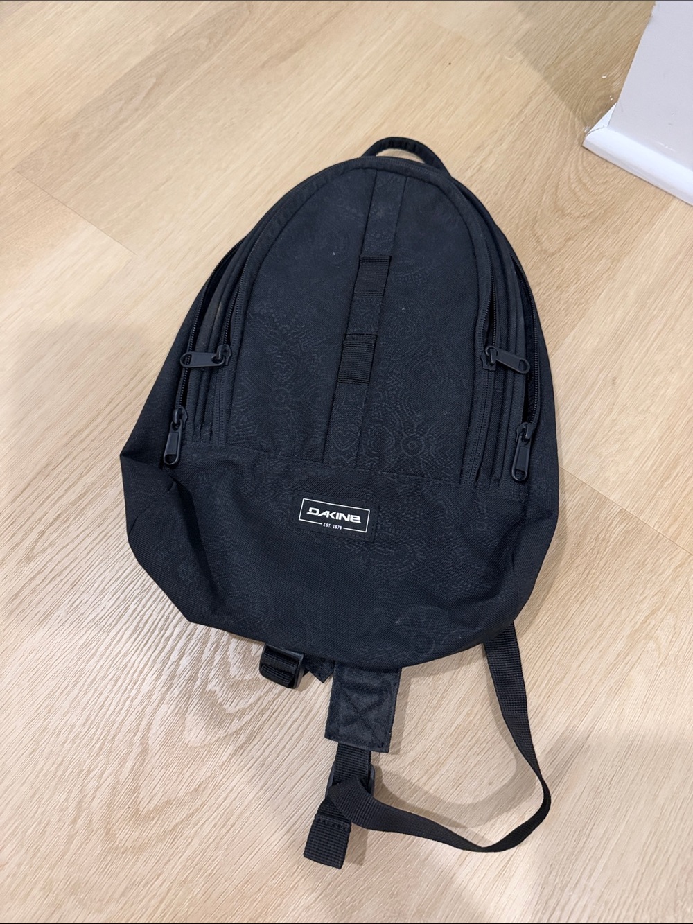 Dakine Black Men's Daypack with Subtle Pattern